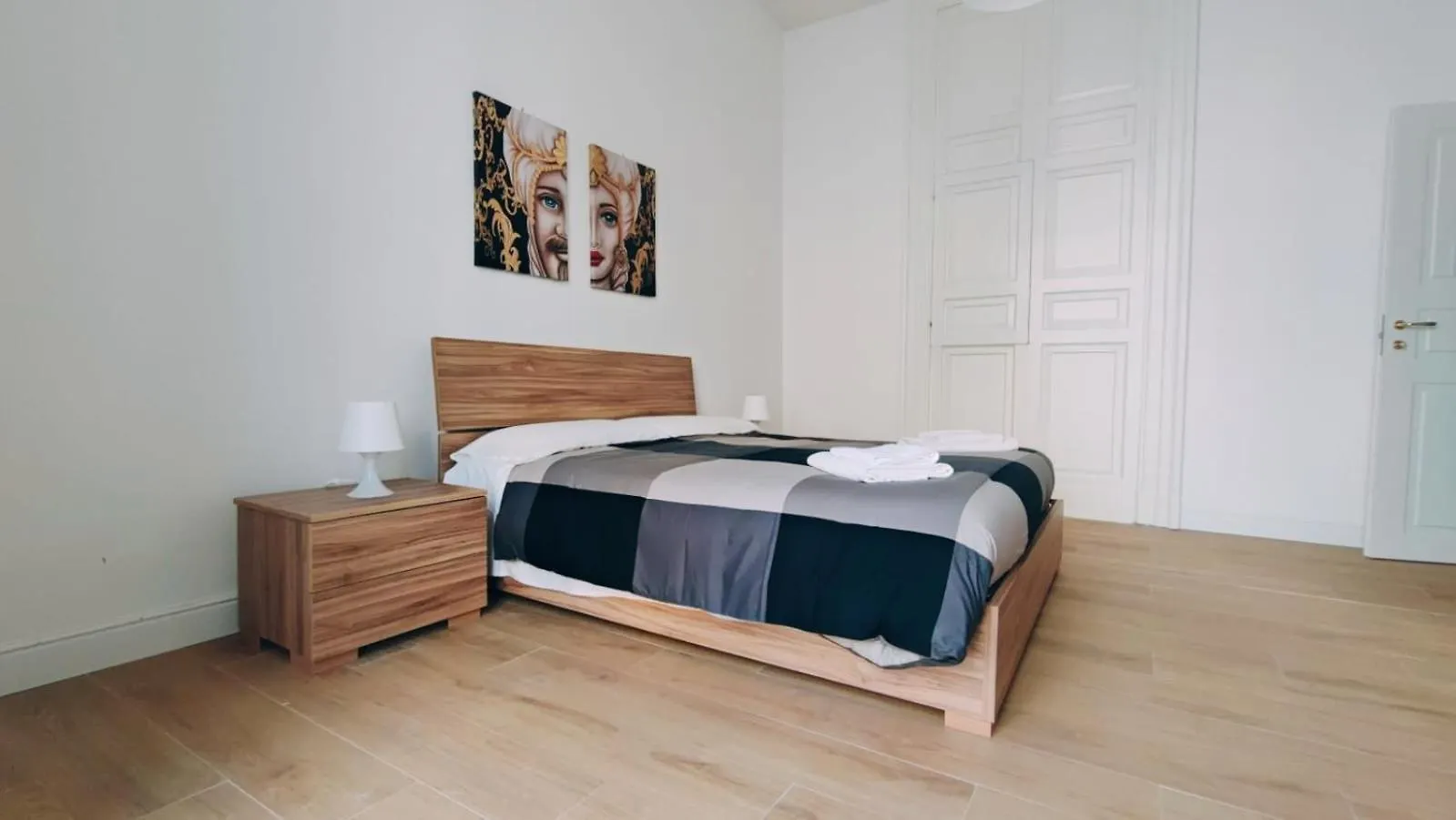 Duhome Apartment In The Heart Of Katanya 0*,  İtalya